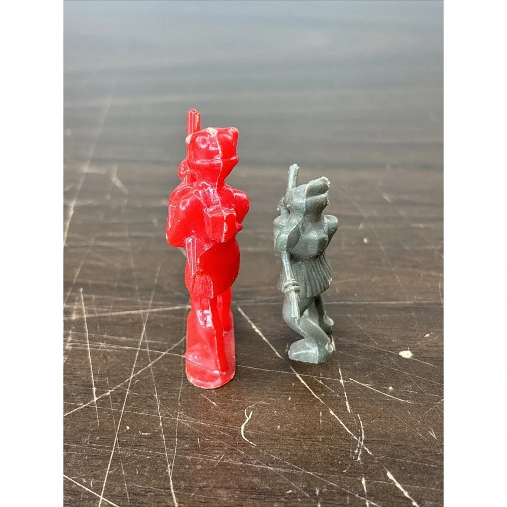 LOT OF 2 ORIGINAL 1950s LIDO POST CEREAL - CAPTAIN VIDEO  SPACE FIGURES Red Gray